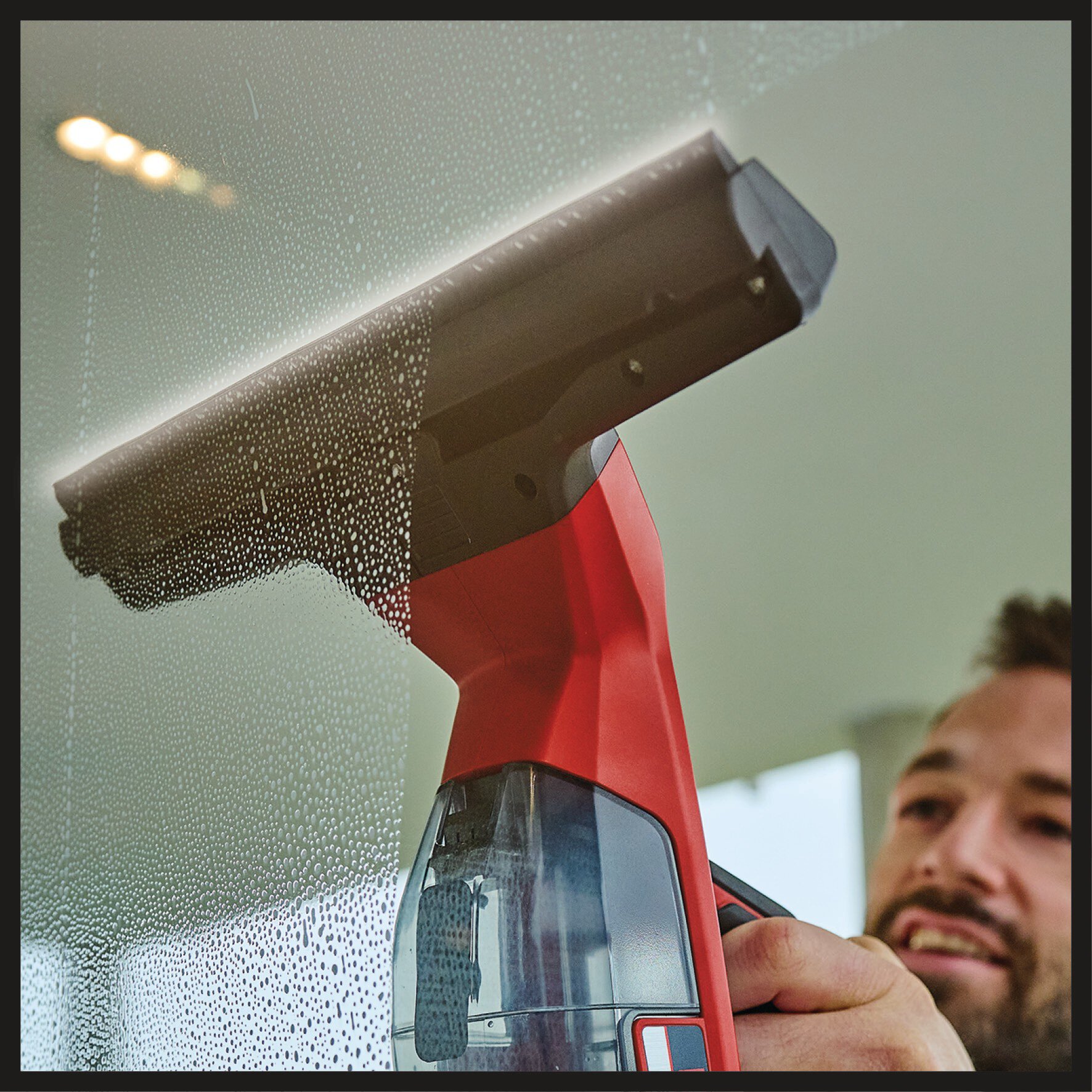 einhell-expert-cordless-window-cleaner-3437100-detail_image-004