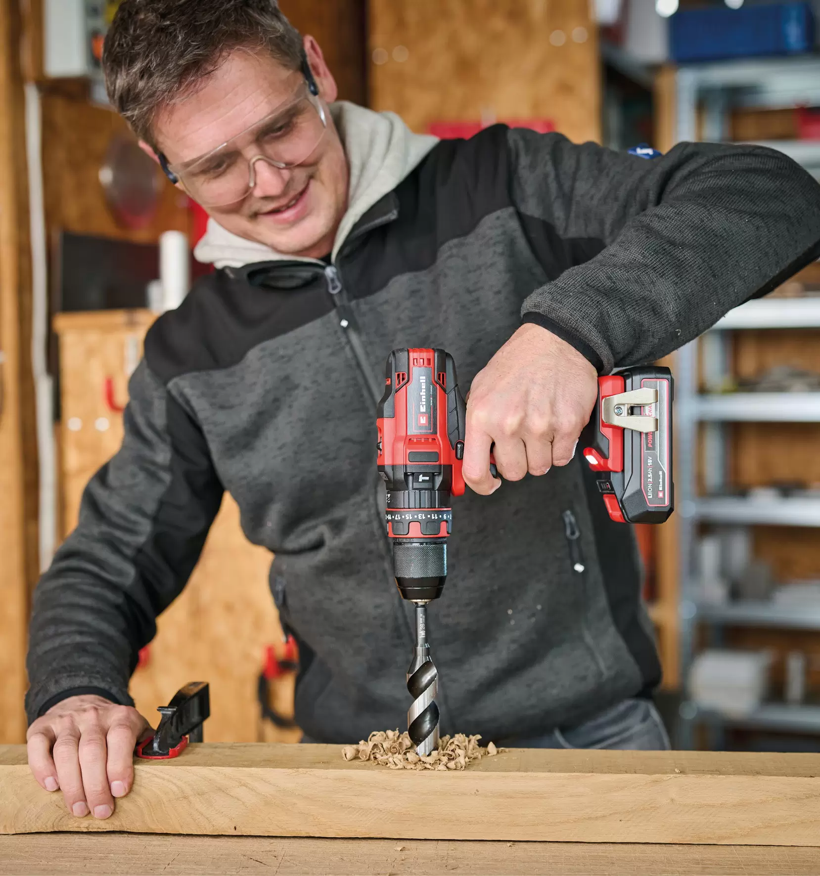 einhell-expert-cordless-impact-drill-4514287-example_usage-001