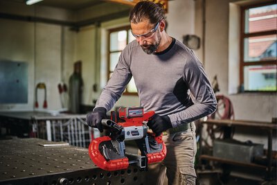 einhell-expert-cordless-band-saw-4504216-example_usage-101