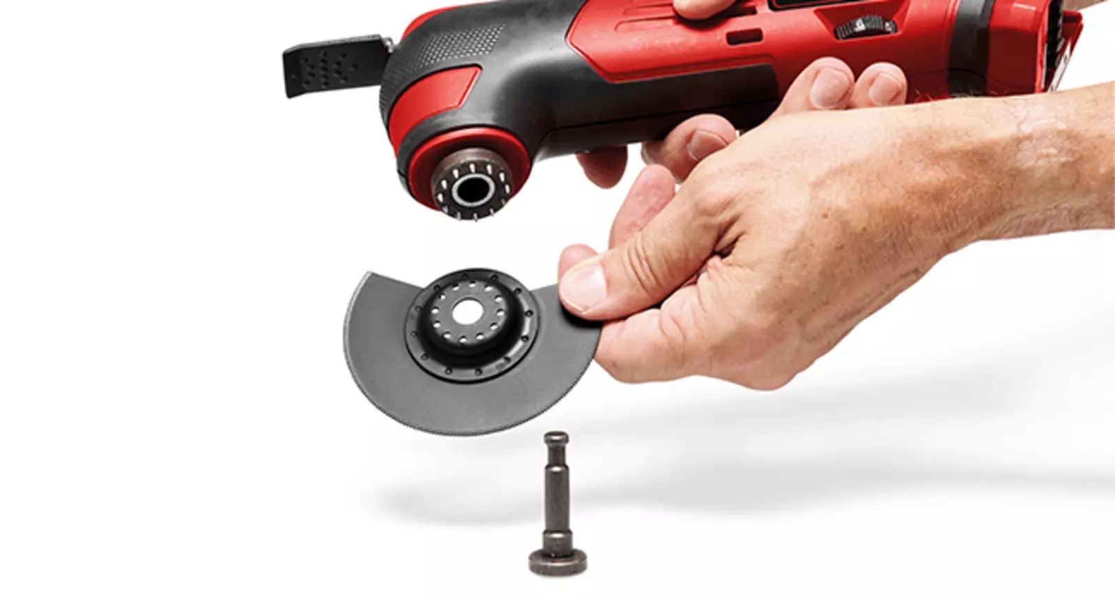 The tool holder of the Einhell cordless multifunctional tool TE-MG 18/1 Li Kit with mountable attachment.