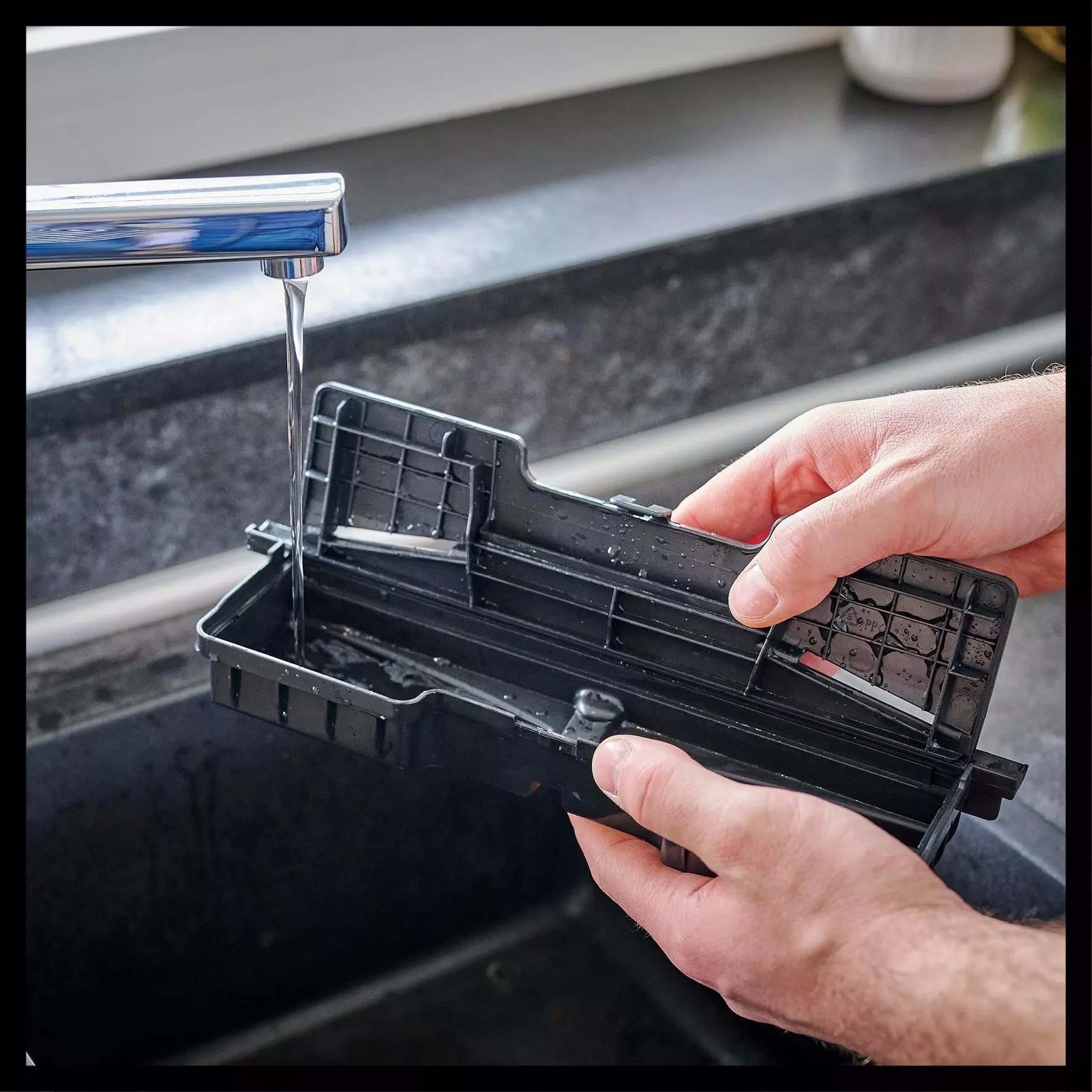 einhell-expert-cordless-hard-floor-cleaner-3437120-detail_image-004