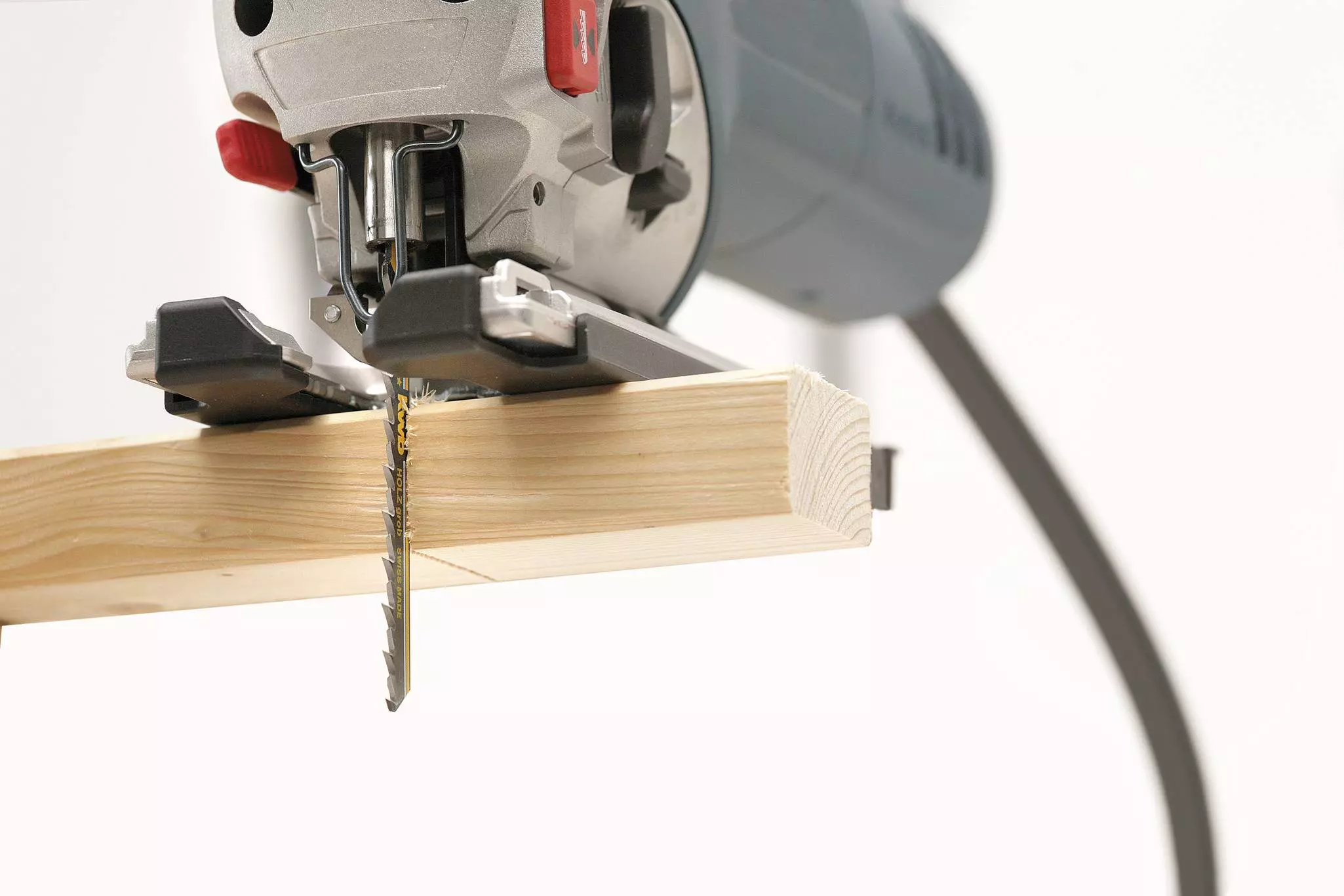 kwb-jigsaw-blades-49625630-example_usage-203