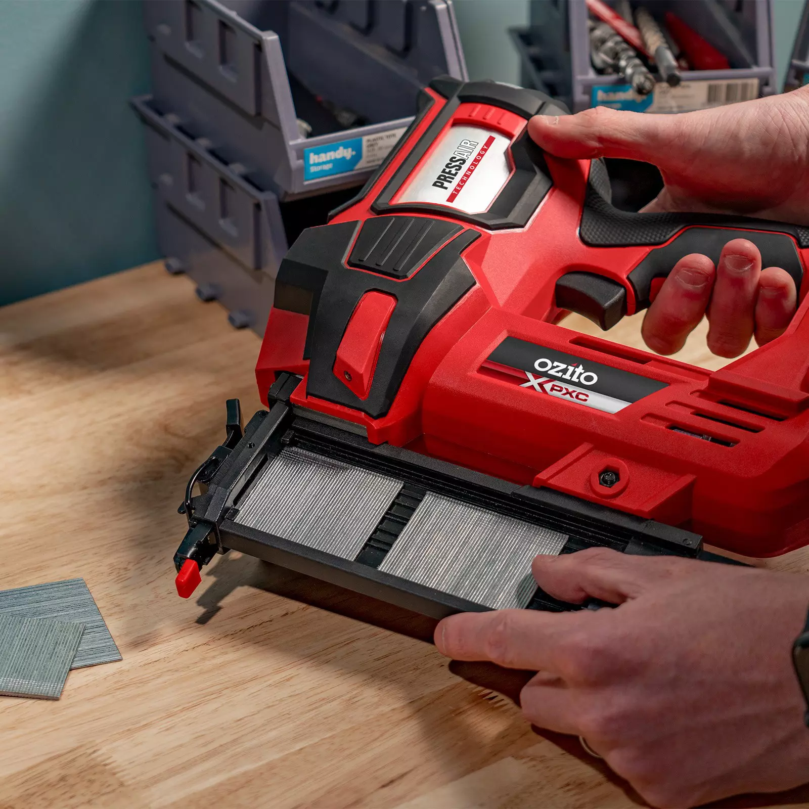 ozito-cordless-nailer-3000985-detail_image-101