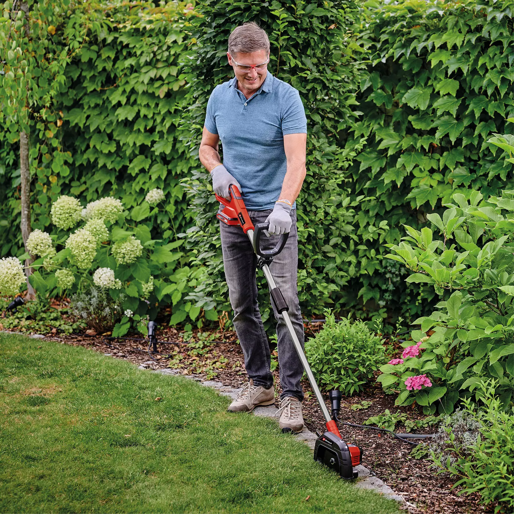 einhell-expert-cordless-lawn-edge-trimmer-3424300-example_usage-001