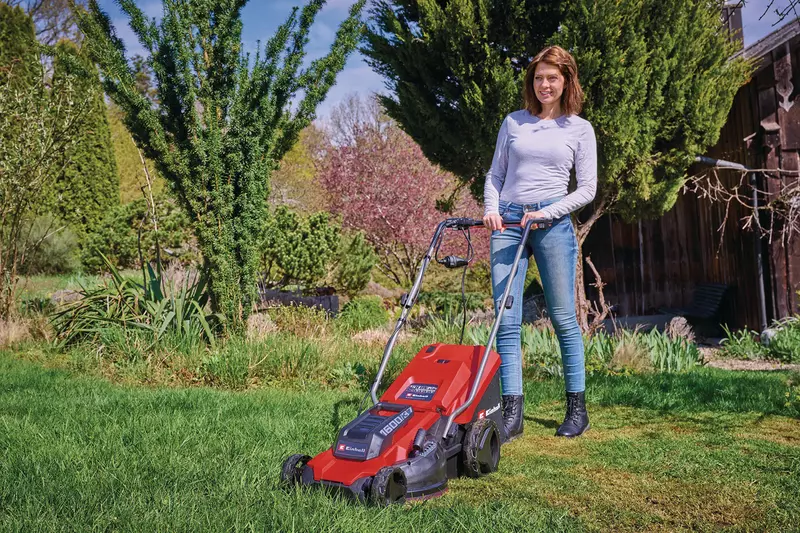 einhell-classic-electric-lawn-mower-3400080-example_usage-001
