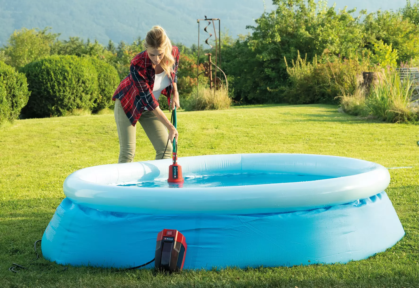 einhell-expert-cordless-clear-water-pump-4181500-example_usage-001