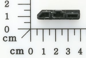 Kunststoffabdeckung links